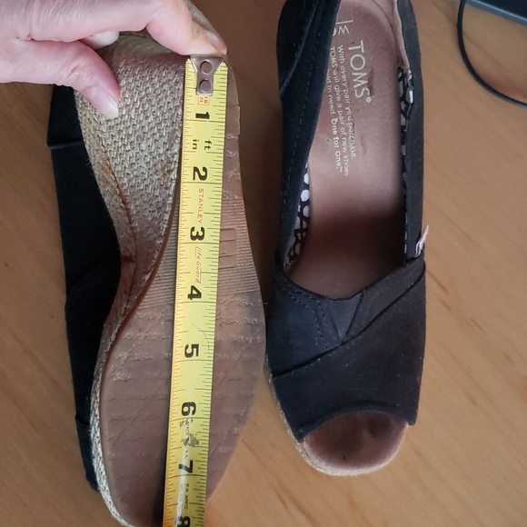 Toms Black Open Toe Wedge Shoe SZ 6 - Picture 7 of 8